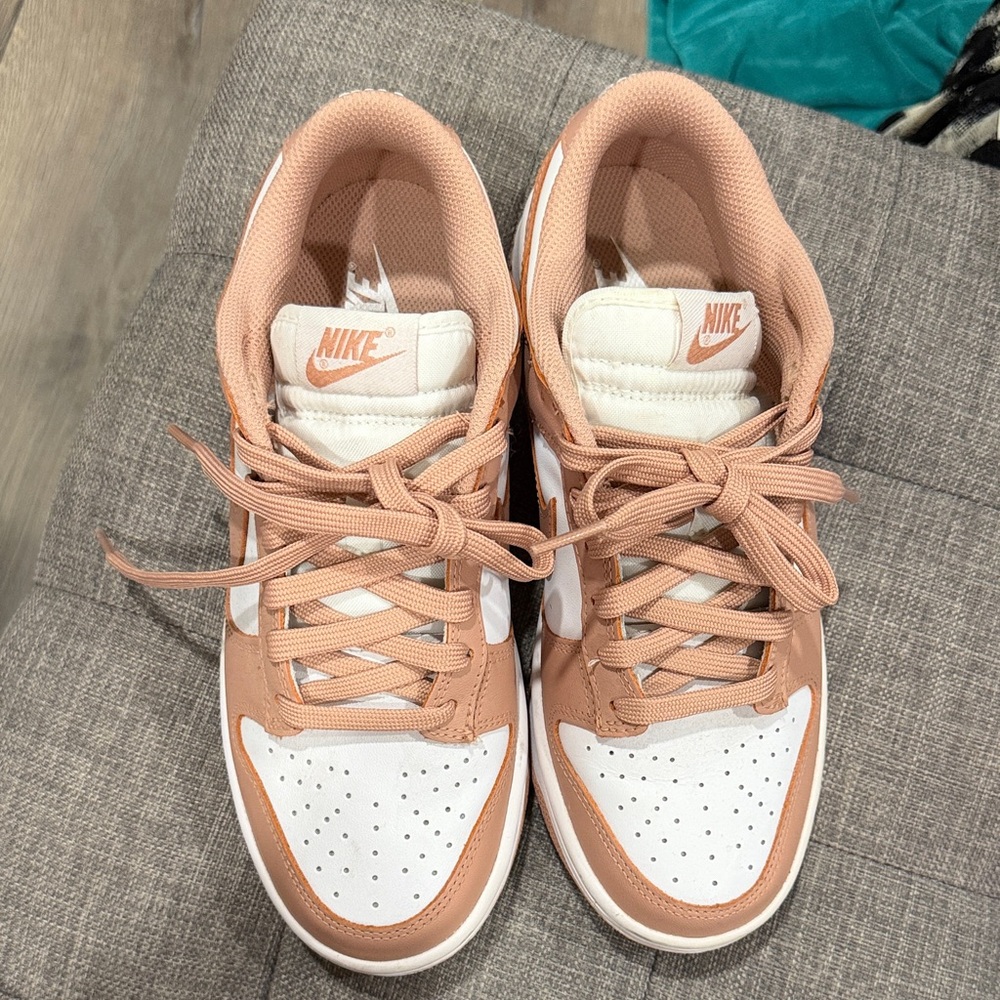 Nike Women's Low-Top Sneakers in Peach and White